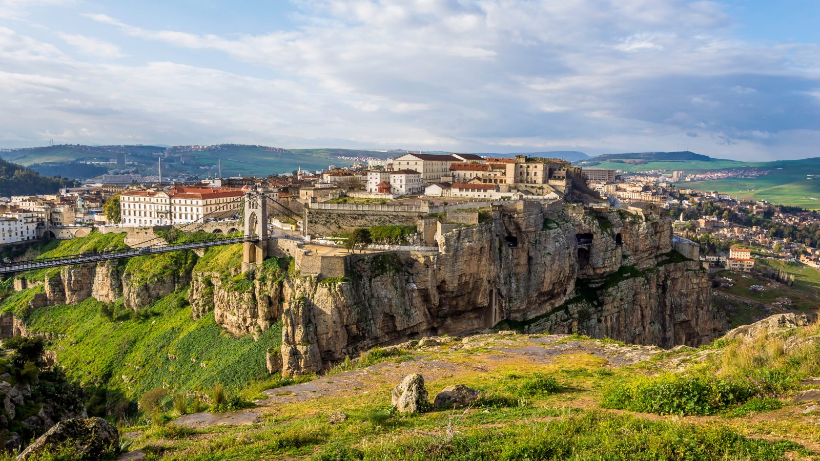 Mesto Constantine z mostom Sidi M'Cid. Foto: Shutterstock