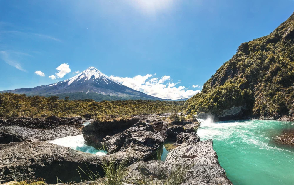 Slapovi na reki Petrohue in pogled na ognjenik Osorno