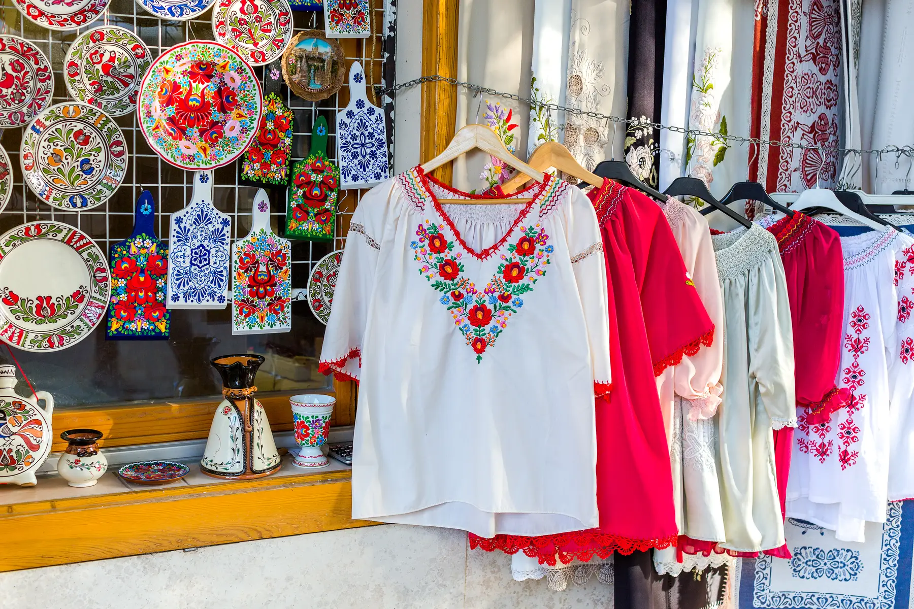 Tradicionalna ljudska ornamentika, zanimiva po motivih in tehnikah izdelave