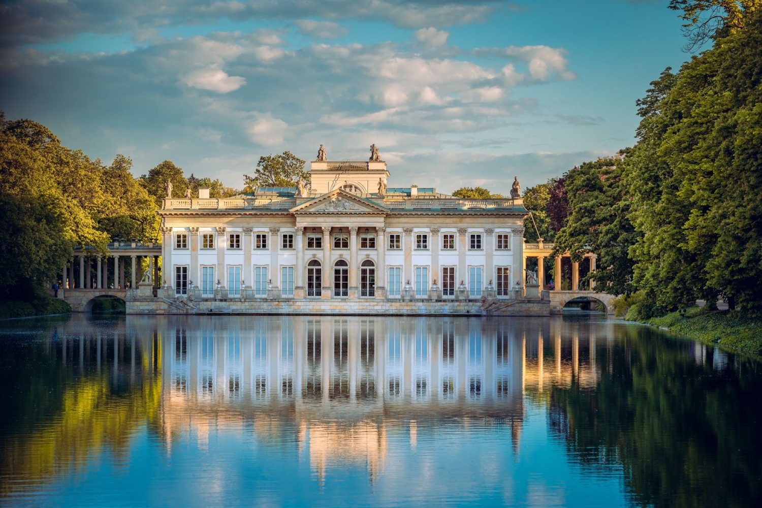 Kraljeva palača in park Lazienki v Varšavi. Foto: Shutterstock