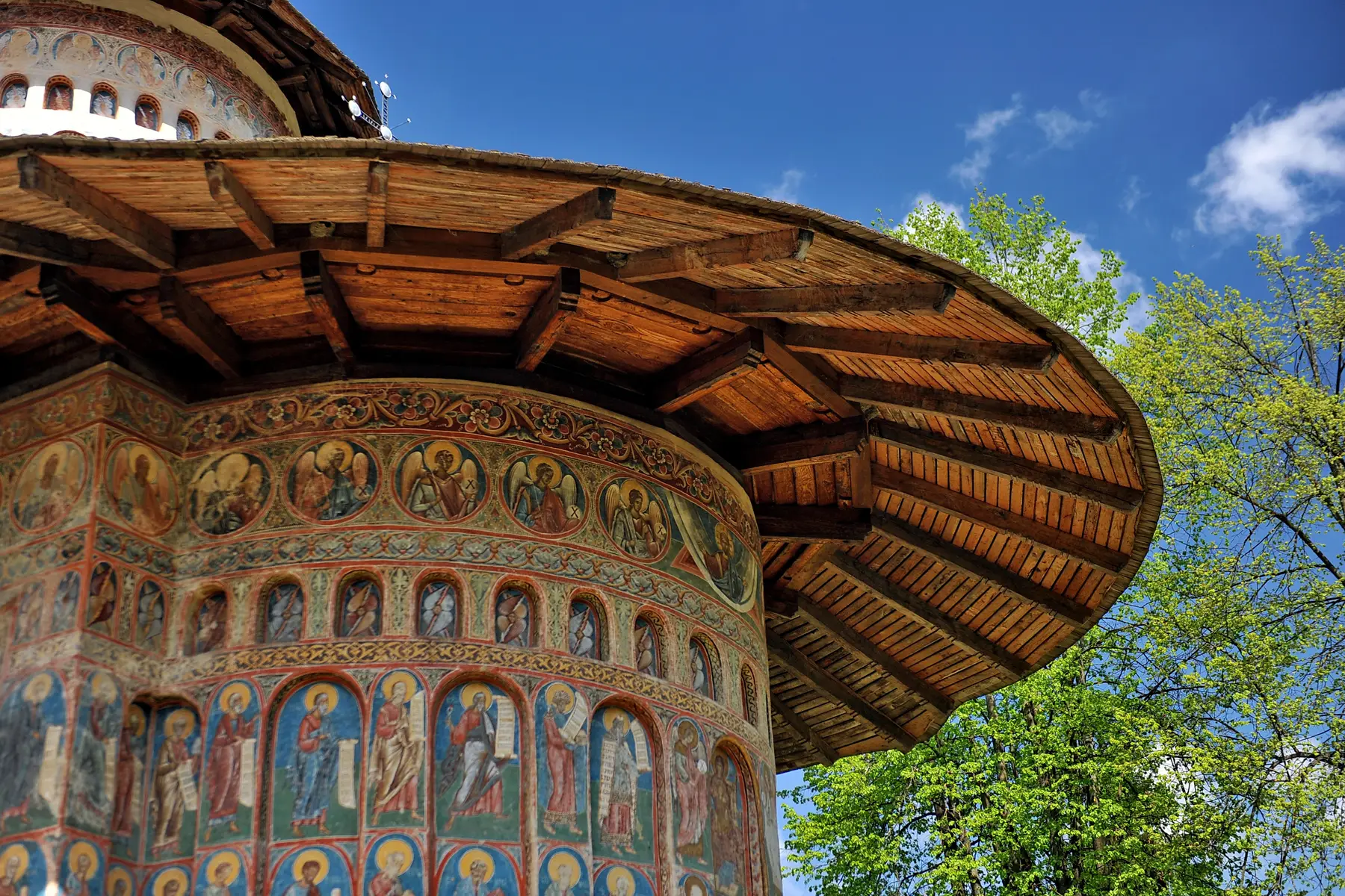 Moldavski samostan Voronet - "Karpatska Sikstinska kapela"
