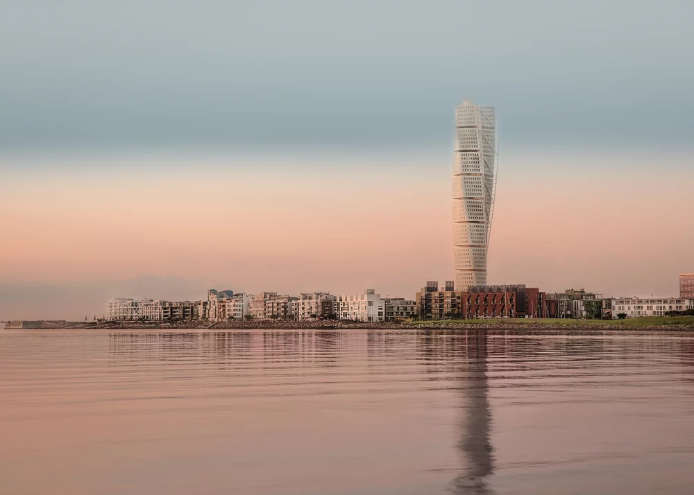 Veduto Malmöja zaznamuje moderni nebotičnik Turning Torso