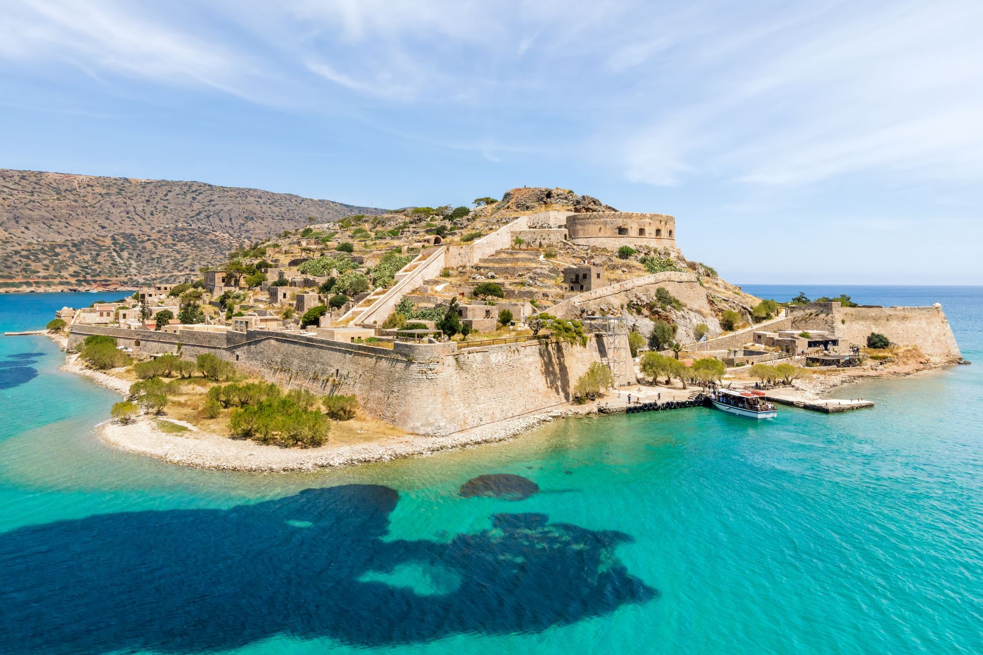 Stara trdnjava na otoku Spinalonga ob Kreti v Grčiji.