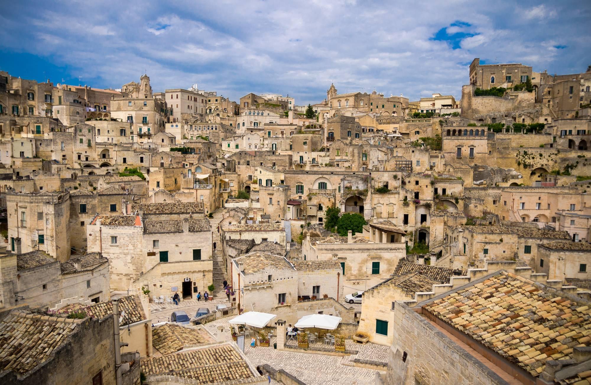 Pogled na stari del mesta Matera Sassi di Matera v Bazilikati.