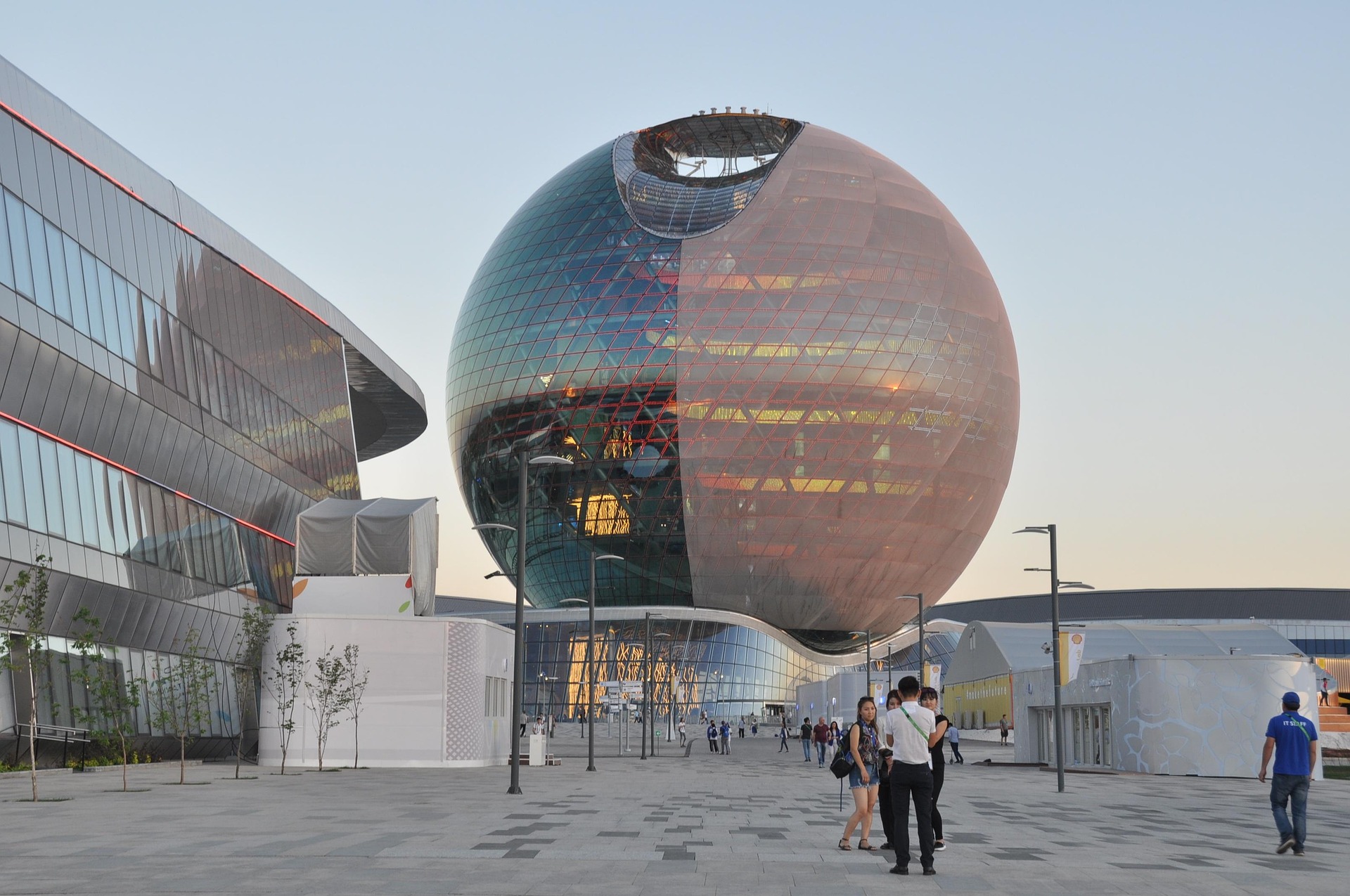 Pogled na kompleks Nur Alem