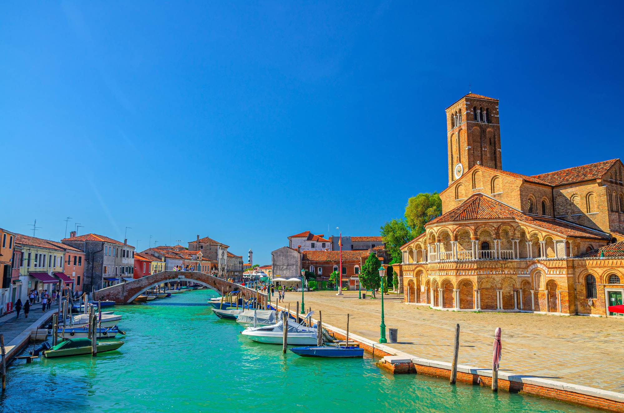 Cerkev Santa Maria e San Donato na otoku Murano v Beneški laguni.