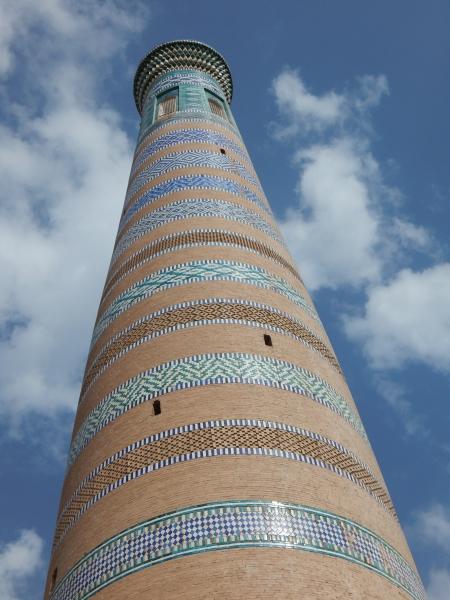 Minaret Islam Hodža v Hivi v Uzbekistanu.
