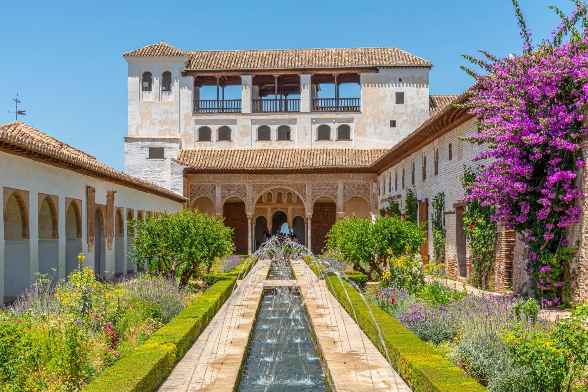 Vrtovi trdnjava El Generalife v Granadi v Andaluziji.