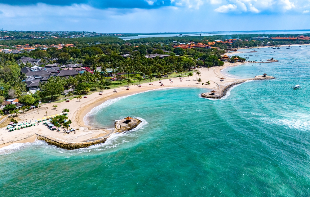 Zračni posnetek plaž na predelu Nusa Dua, Bali.