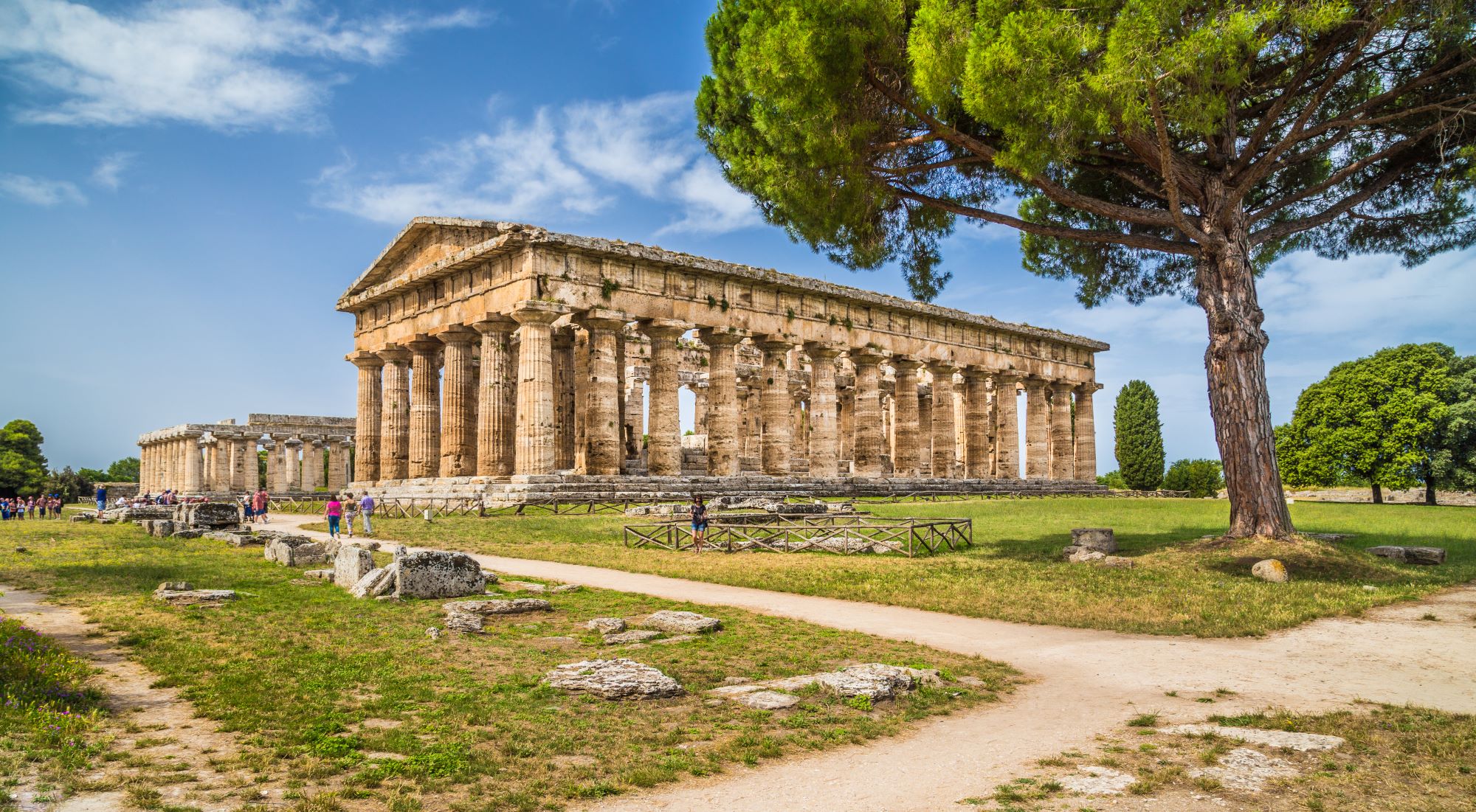 Arheološko najdišče Paestum na jugu Italije s Herinima templjema, ki sta med najbolje ohranjenimi templji iz vsega antičnega sveta.