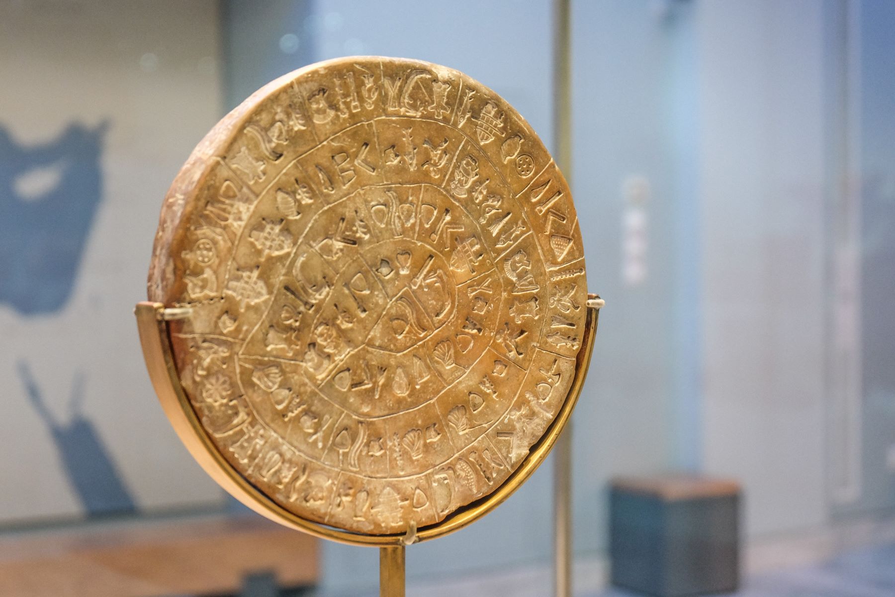 Disk iz Fajstosa v arheološkem muzeju v Heraklionu na Kreti v Grčiji.
