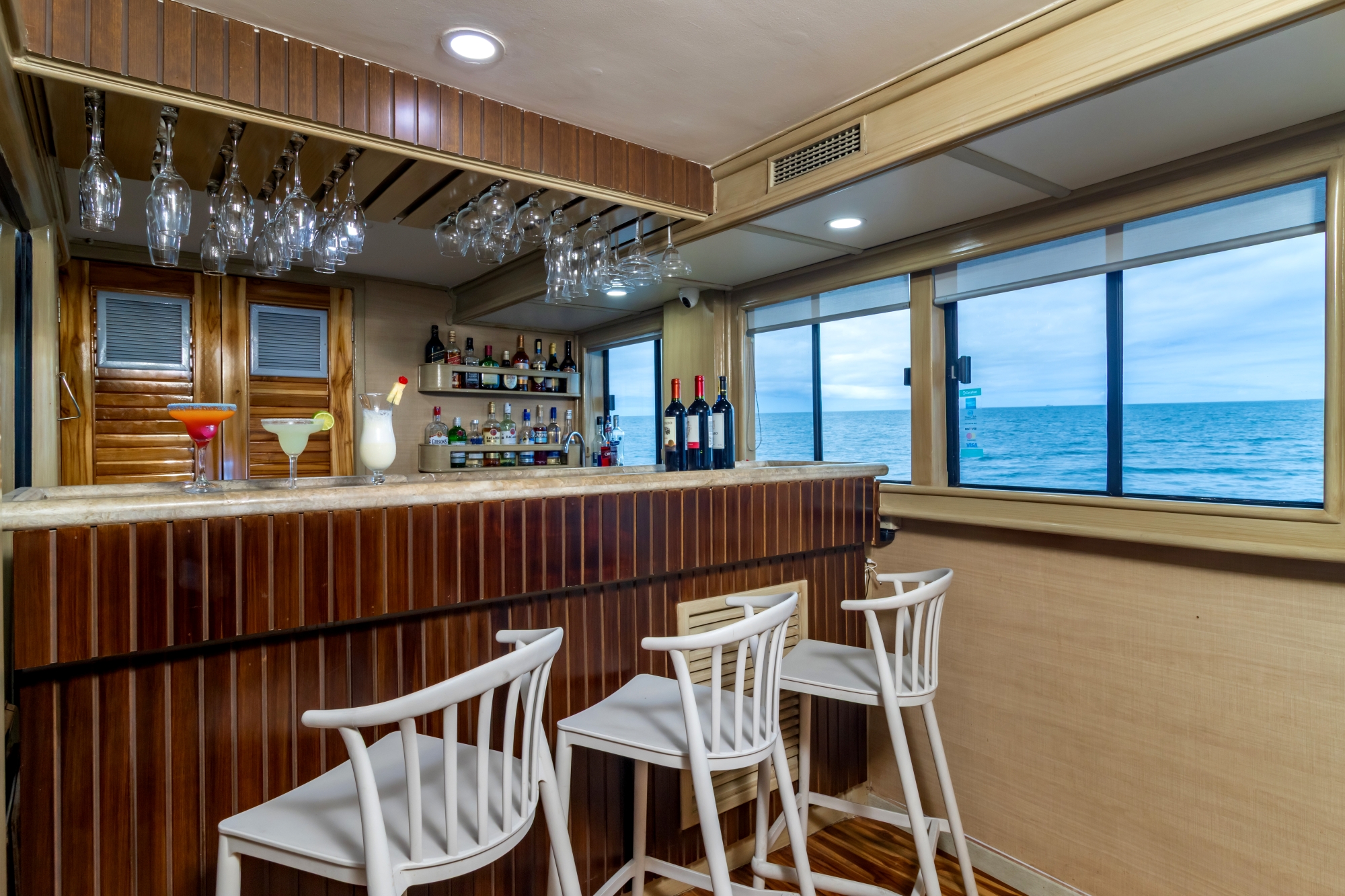 Eleganten bar za sprostitev in večerno druženje.